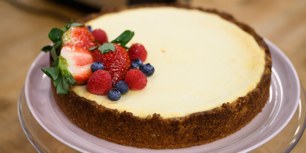 Valerie Bertinelli's Sugar-Free Cheesecake