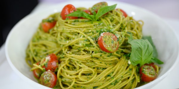 Joy Bauer's Kale Pesto Pasta 