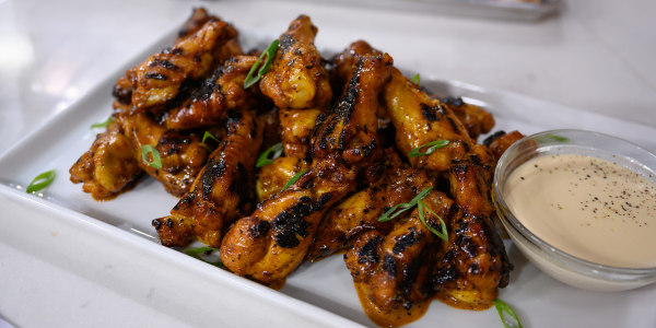 Grilled Chicken Wings with Alabama White Sauce