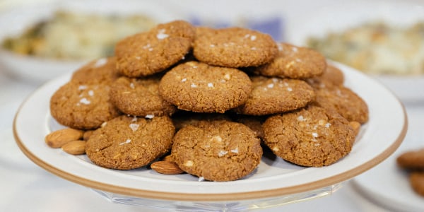 Valerie Bertinelli's Crispy Chewy Almond Butter Cookies