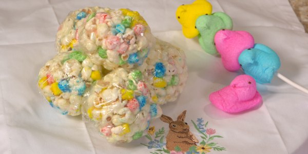 Sandra Lee's Marshmallow Popcorn Balls