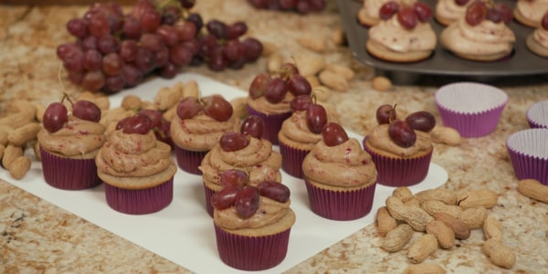 Sandra Lee's Peanut Butter and Jelly Cupcakes 