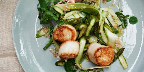 Gwyneth Paltrow's Scallops with Watercress and Asparagus