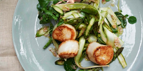 Gwyneth Paltrow Scallops with Watercress and Asparagus