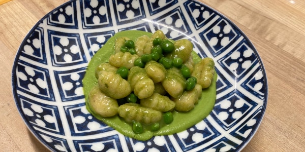 Gnocchi con Piselli (Gnocchi with Peas)