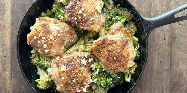 Caesar Chicken Thighs with Broccoli