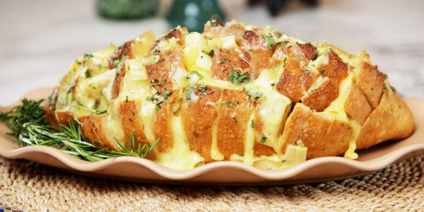 Garlic and Herb Pull-Apart Bread