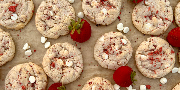 Strawberry and Cream Cookies