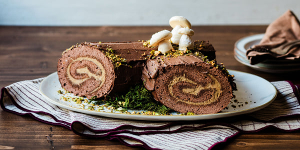 Bûche de Noël (Yule Log Cake) 