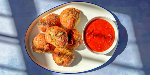 Air-Fryer Garlic Knots