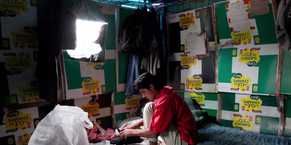 French police close migrant camp