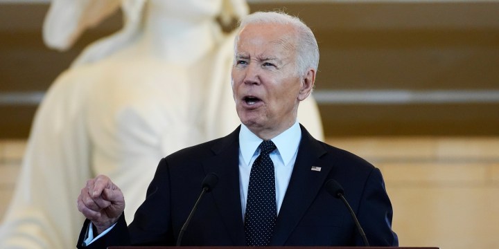  Joe Biden speaks at the ceremony