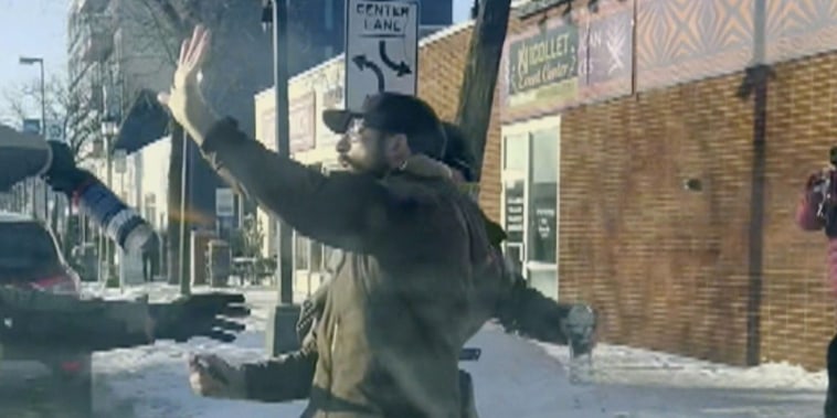 Town hangs on edge of precipice after Sicily landslide插图22 Town hangs on edge of precipice after Sicily landslide插图22