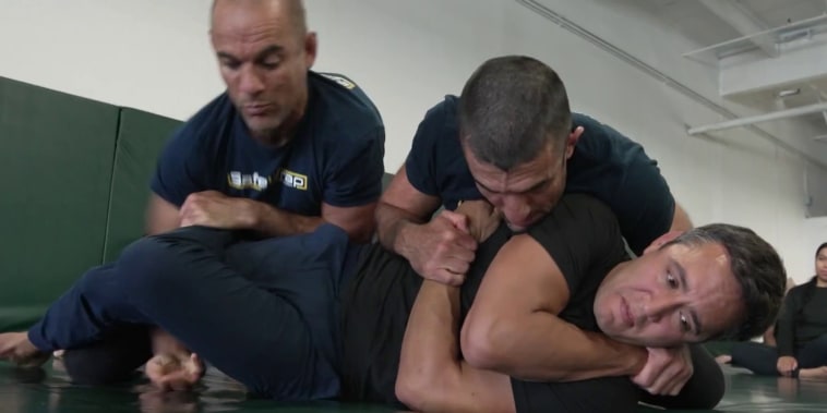 Man sprays Rep. Omar with unknown substance at town hall插图21 Man sprays Rep. Omar with unknown substance at town hall插图21