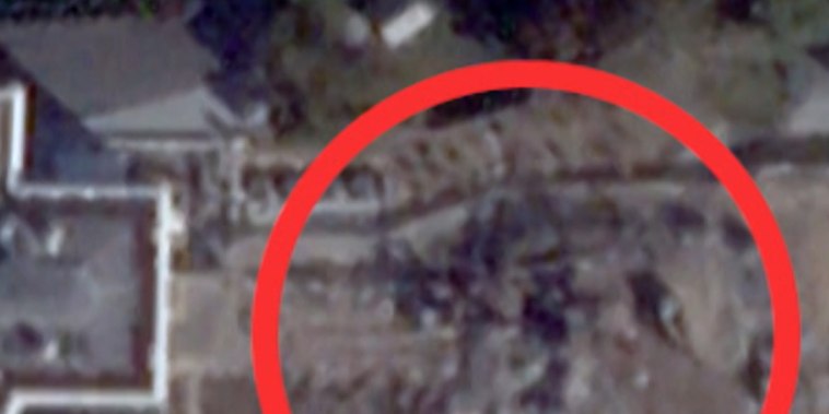 Russian man jumps from fifth floor into pile of snow插图26