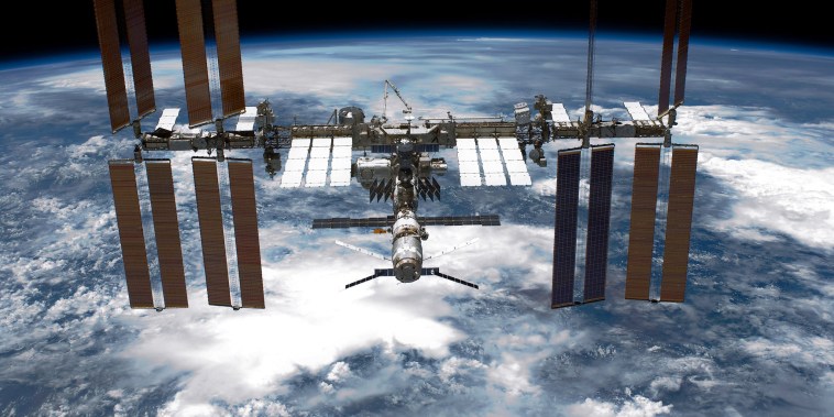 Image: Space Shuttle Endeavour Makes Last Trip To ISS Under Command Of Astronaut Mark Kelly