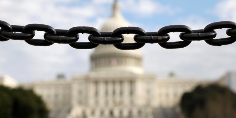 Image: A  chain fence at the U.S. Capitol during the partial government shutdown in Washington