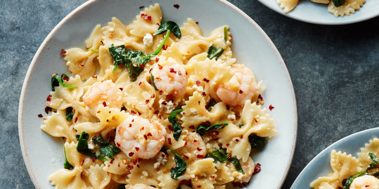 Bow Ties with Shrimp, Spinach, and Feta