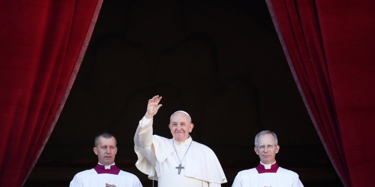 Image: Pope Francis delivers the Christmas Day \"Urbi et Orbi\" message