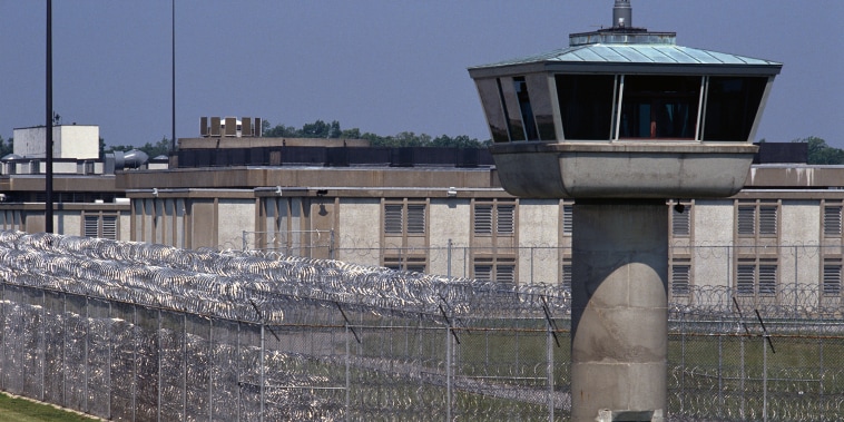 Image: Exterior of an Illinois Federal Prison