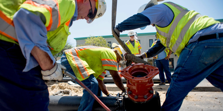 Heat wave breaks temperature records in Southern California