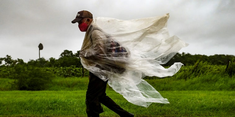 Image: TOPSHOT-CUBA-HURRICANE-IDA