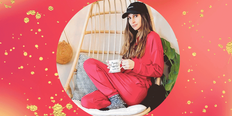GIF Illustration of gifts to buy this Holiday for people who get cold easily