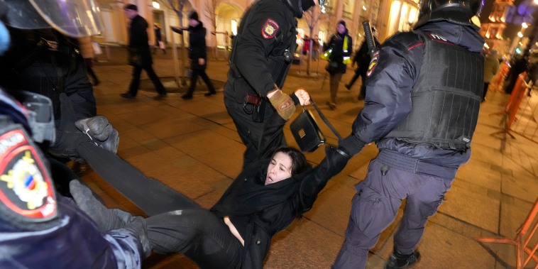 Image: Russia war protest arrest