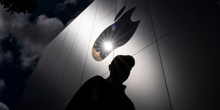 Apple Ups U.S. Investments Over Five Years To $430 Billion