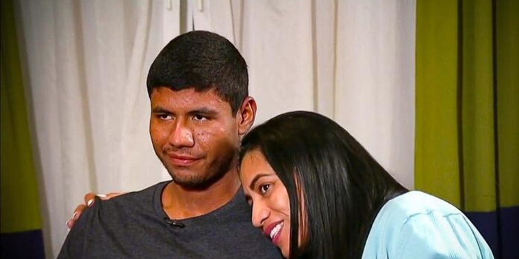 Juan Esteban Montoya vio por primera vez a su madre, Marcia Giraldo, luego de ser dado de alta del hospital.