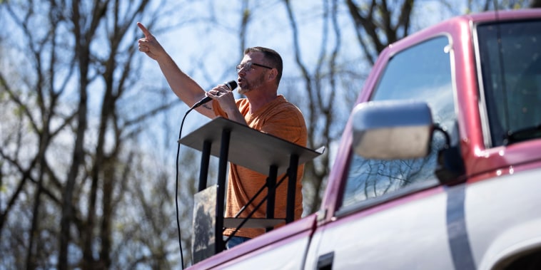Pastor In Tennessee Offers Drive In Mass
