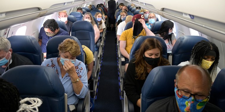 Image: Delta airlines passengers