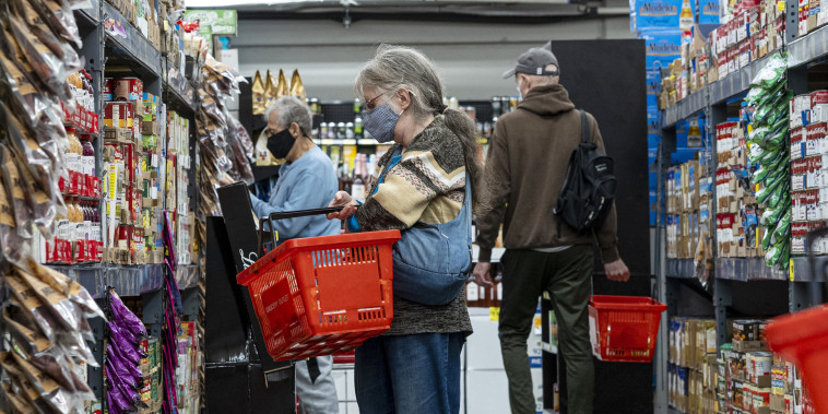 A Grocery Store As U.S. Inflation-Adjusted Consumer Spending Unexpectedly Rose In March