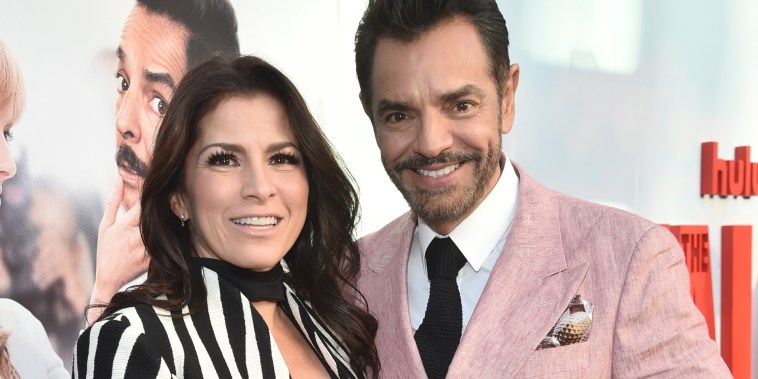 Alessandra Rosaldo y Eugenio Derbez en el estreno mundial de la película "The Valet" en The Montalbán Theatre el 11 de mayo de 2022 en Hollywood, California.