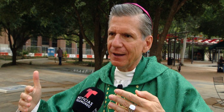 Arzobispo Gustavo García-Siller.