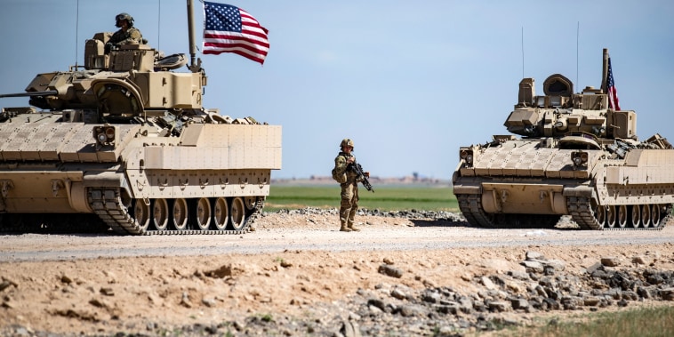 Tropas estadounidenses desplegadas en el noreste de Siria el 20 de abril de 2022.