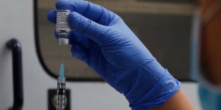 Un vial con la vacuna contra el COVID-19 de Novavax en una imagen de archivo del 7 de octubre de 2020.