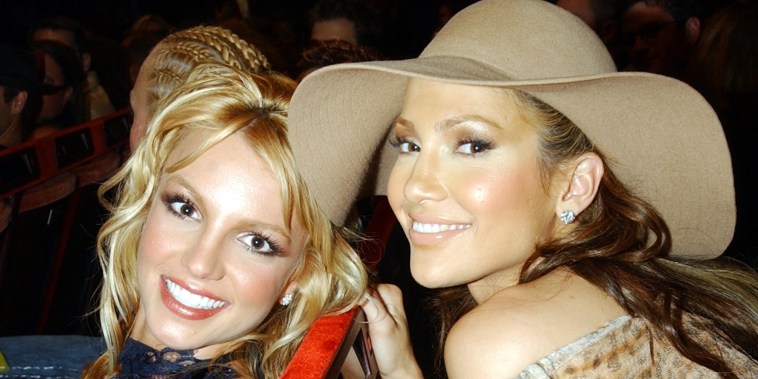 Jennifer Lopez y Britney Spears en 2021.