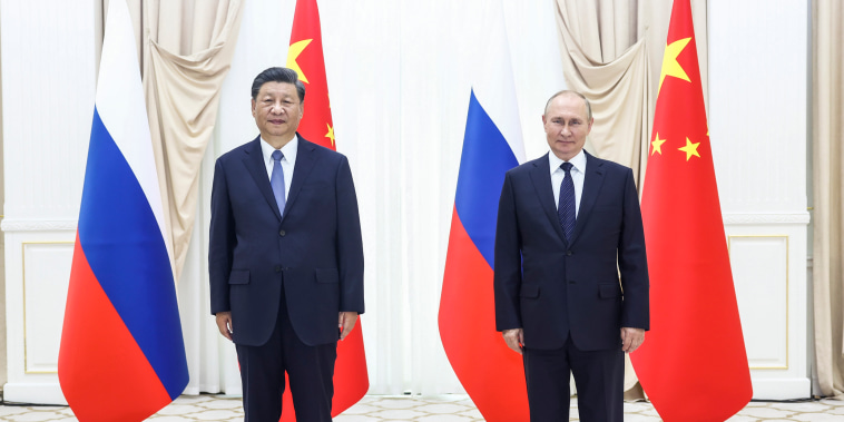 Image: Chinese President Xi Jinping meets with Russian President Vladimir Putin in Samarkand, Uzbekistan on Sept. 15, 2022.