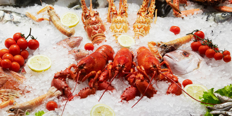 Seafood Watch assigns ratings of “best choice,” “good alternative” and “avoid” to more than 2,000 seafood items based on how sustainably they are managed.