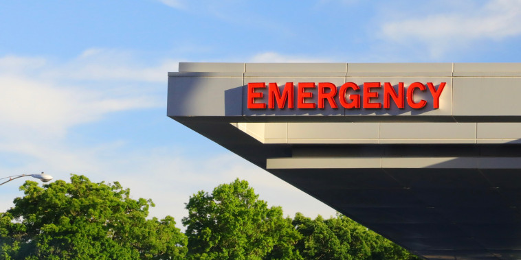 An emergency sign at a hospital