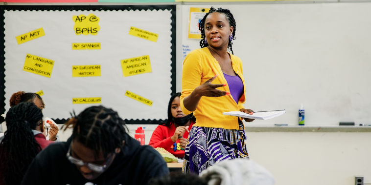 Shannah Henderson speaks during Brooklyn Preparatory High School’s African American studies AP course