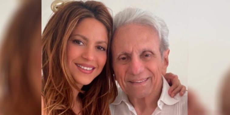 Shakira junto a su papá en su cumpleaños 90.
