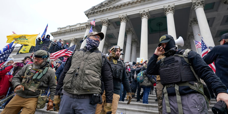 El Departamento de Justicia pide anular condenas por asalto al Capitolio a Proud Boys y Oath Keepers