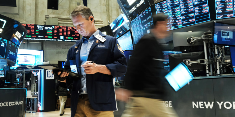 NEW YORK, NEW YORK - MARCH 16: Traders work on the floor of the New York Stock Exchange (NYSE) on March 16, 2023 in New York City. Stocks fell again in morning trading as investors continue to show concerns over the stability of global banks following the collapse last week of Silicon Valley Bank.