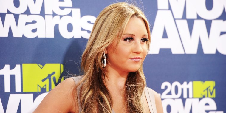 Amanda Bynes arrives at the 2011 MTV Movie Awards at Universal Studios' Gibson Amphitheatre on June 5, 2011 in Universal City, California.  