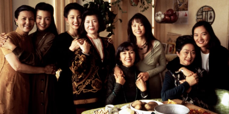  Kieu Chinh, Ming-Na Wen, Tamlyn Tomita, Tsai Chin, France Nuyen, Lauren Tom, Lisa Lu, Rosalind Chao in The Joy Luck Club, 1993.