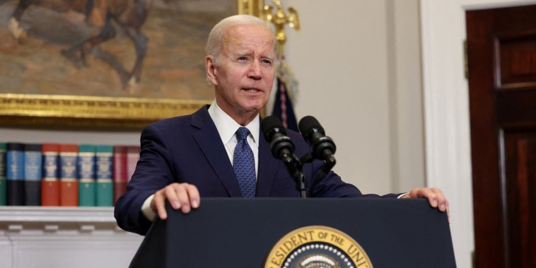 Joe Biden habló con la prensa sobre su negociación con los republicanos para aumentar el techo de la deuda, este domingo 28 de mayo en la Casa Blanca. 