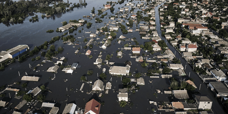 Ukraine flooding gif June 7, 2023. 