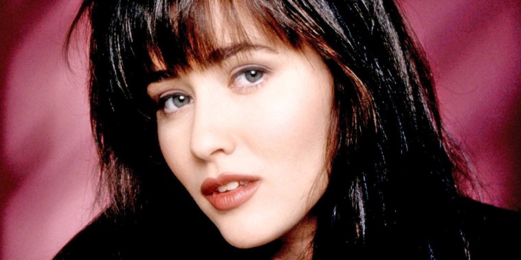 Shannen Dohertyin a promotional photo for "Beverly Hills, 90210."